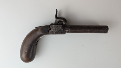 PISTOLET A COFFRE DOUBLE à percussion. Canon...