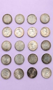 LOT DE 19 PIECES DE MONNAIES en argent de...
