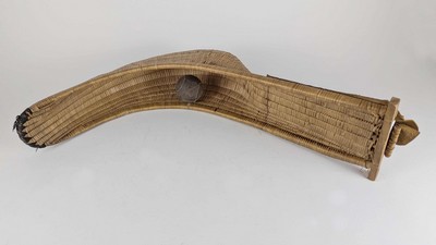 GANT DE CHISTERA en rotin et cuir, avec pelote...