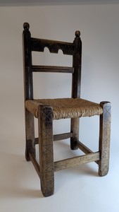 CHAISE rustique paillée, dossier à bandeaux...